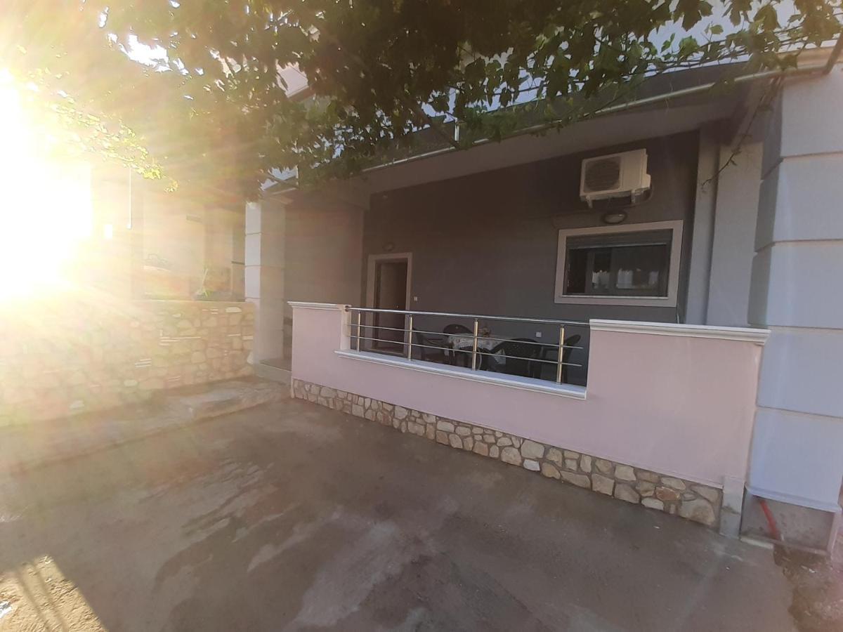 Utsi Villa Ligidhes ภายนอก รูปภาพ