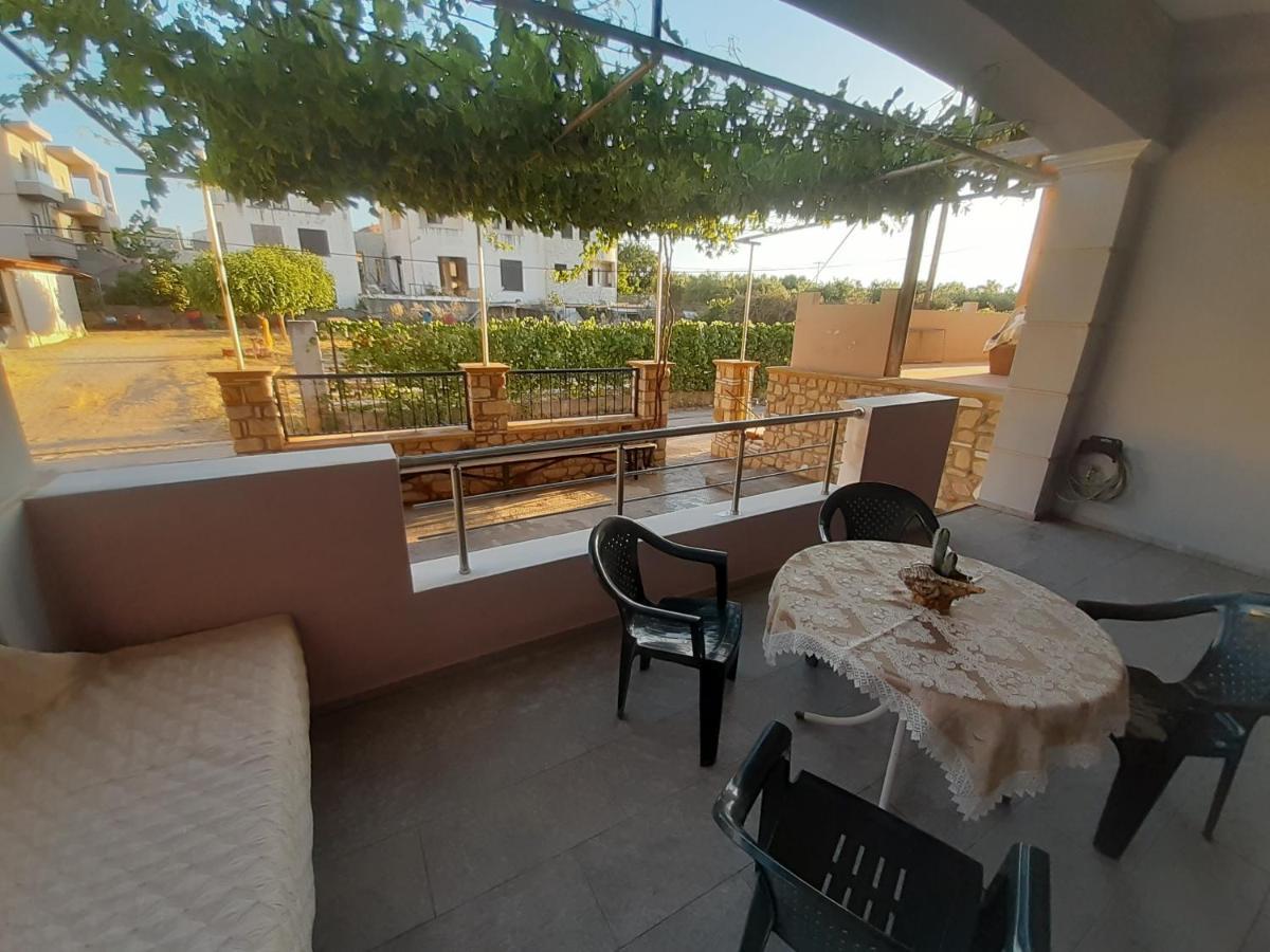 Utsi Villa Ligidhes ภายนอก รูปภาพ